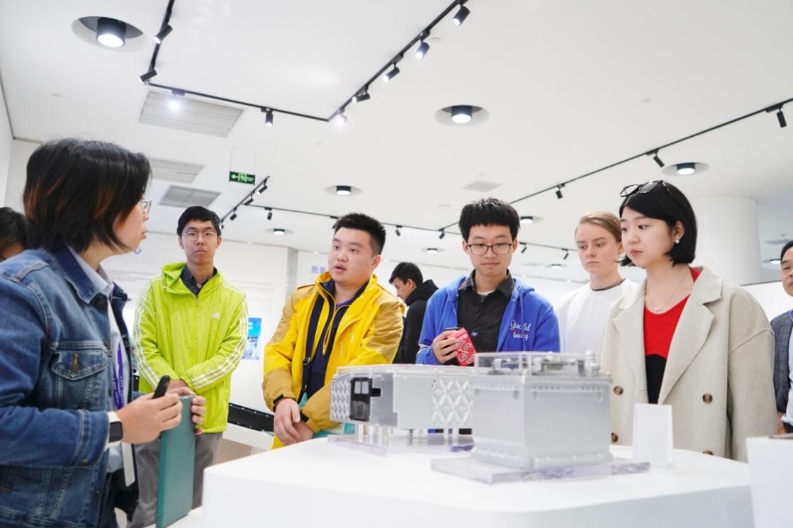 20231125-发现中国智慧，洞察中国发展——2023年开云游戏平台“洞察中国”全球胜任力社会实践纪实-“洞察中国”福建实践支队-“洞察中国”福建实践支队赴宁德时代参观交流.jpg