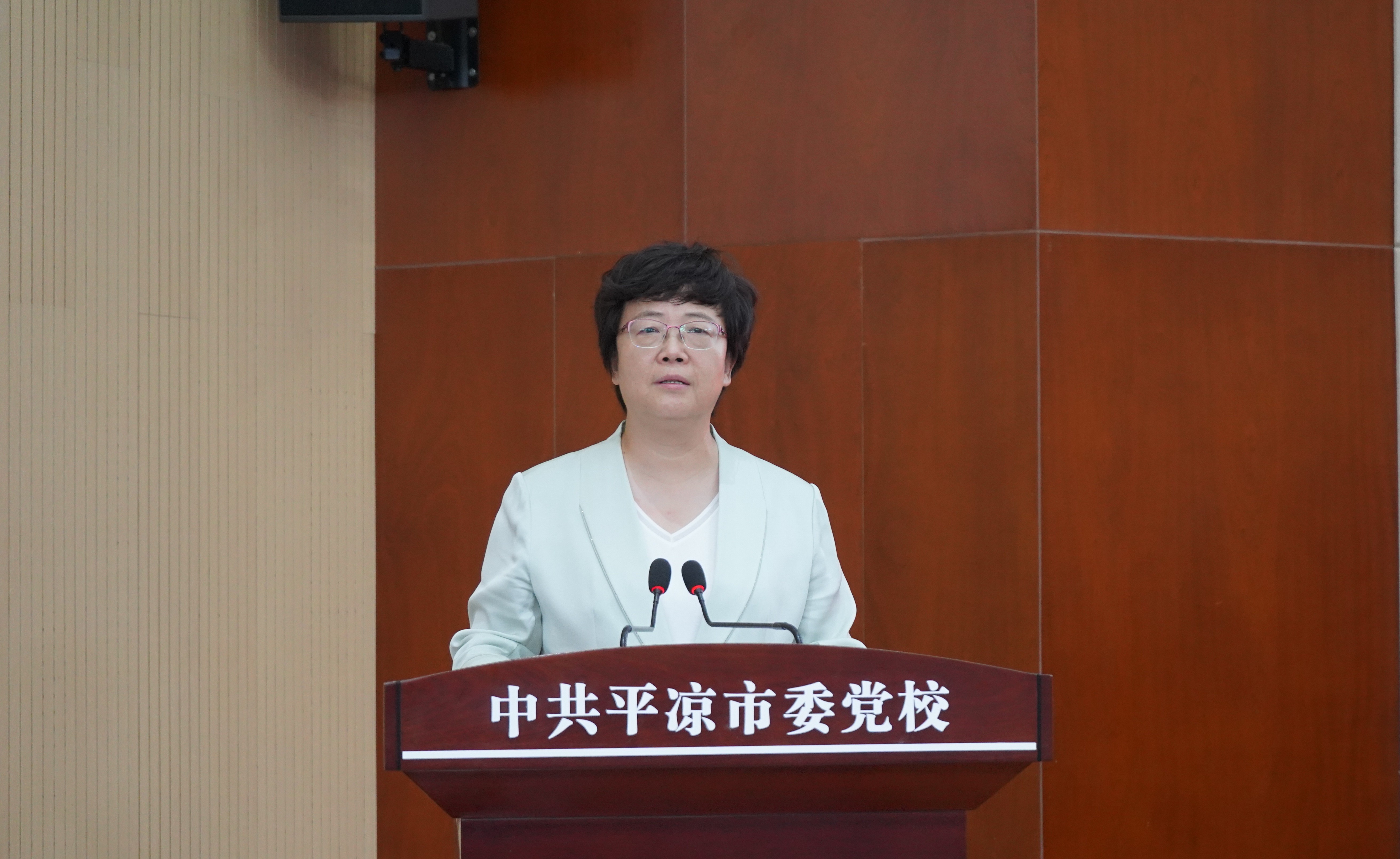 20230710-开云游戏平台乡村振兴甘肃平凉远程教学站揭牌暨乡村教师护眼灯捐赠仪式 -中共平凉市委书记王旭致辞-平凉融媒体中心拍摄.jpg
