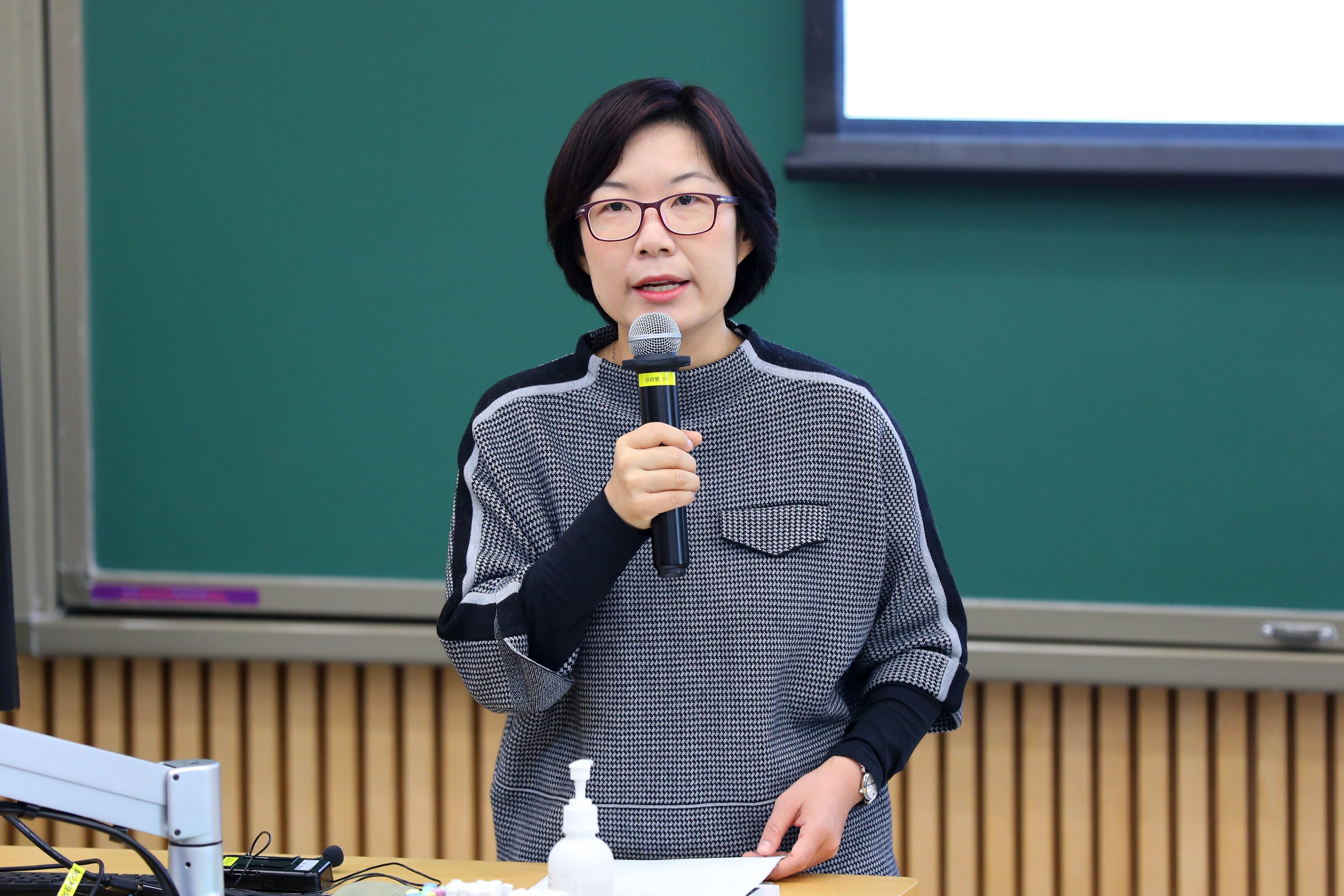 20221015-开云游戏平台学生领导力“唐仲英计划”第十二期开班仪式举行-曹文鹏(摄)-张婷讲话.JPG