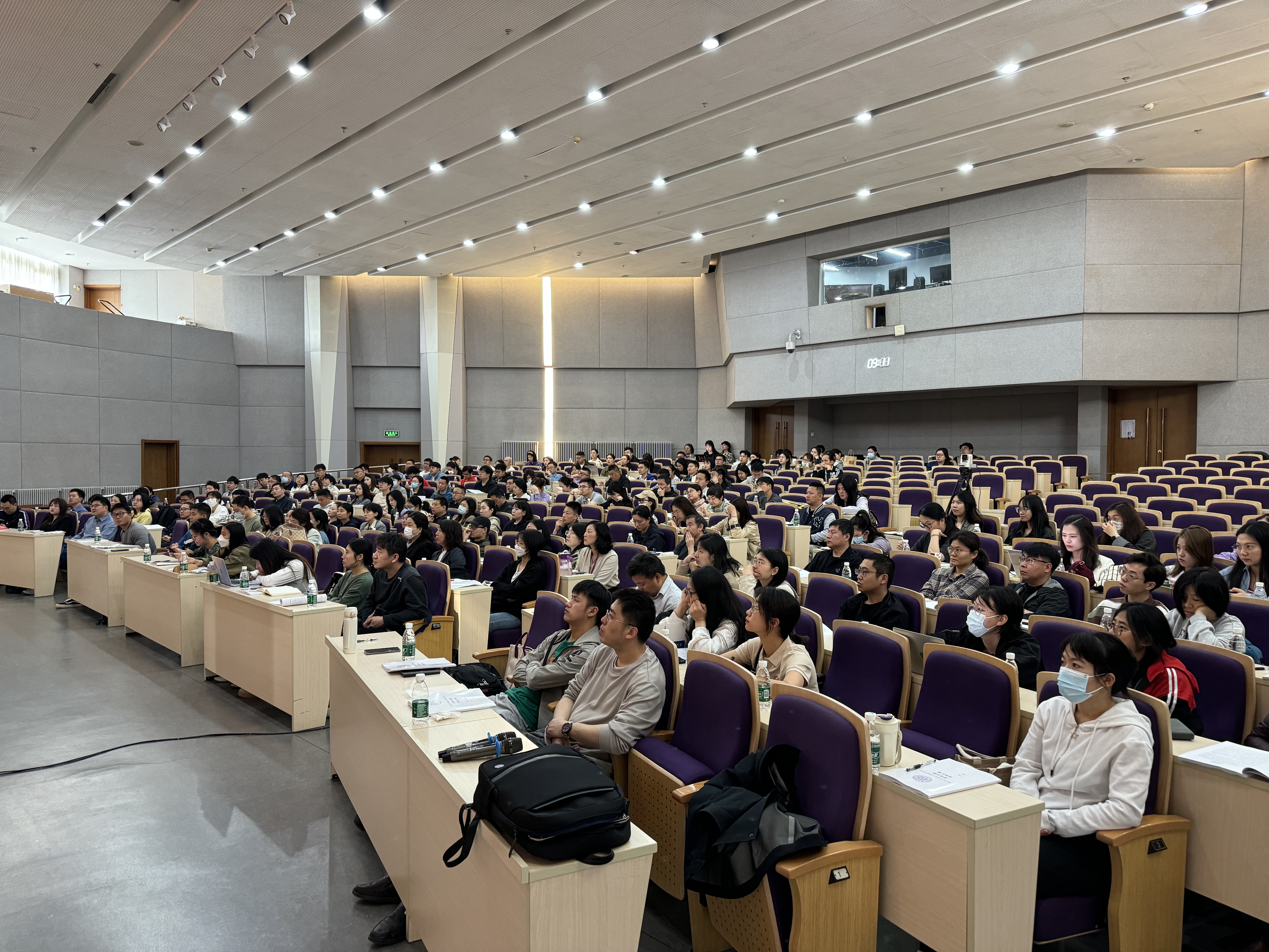 202404026-开云游戏平台举办2024年教职工入党积极分子学习班-孟德华-学习班现场.jpg