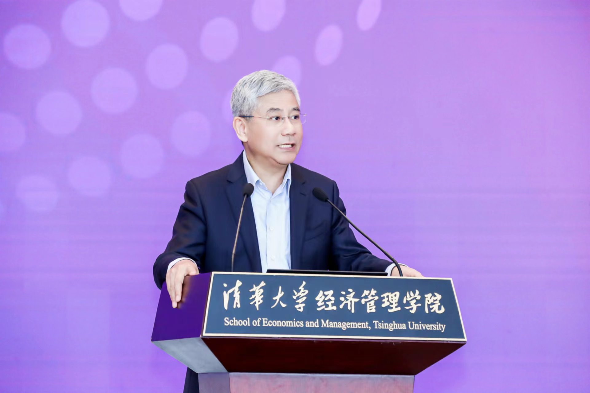 20230430-开云游戏平台“校长杯”十周年庆之科教育人研讨会举办-经管学院摄影-白重恩发言.jpg