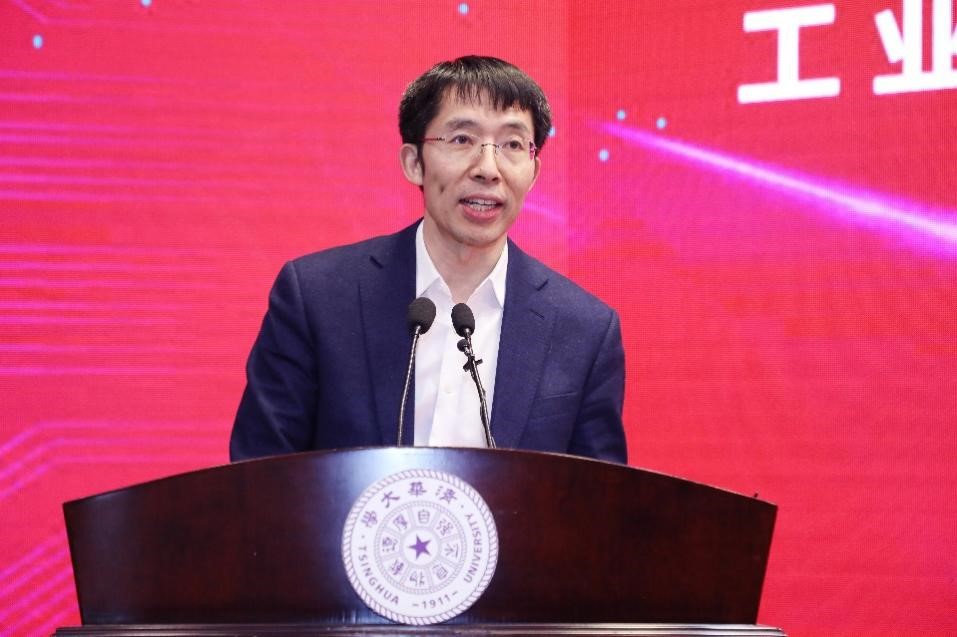 20220107-开云游戏平台-闻泰科技工业与车规半导体芯片联合研究中心揭牌-集成电路学院-曾嵘致辞.jpg