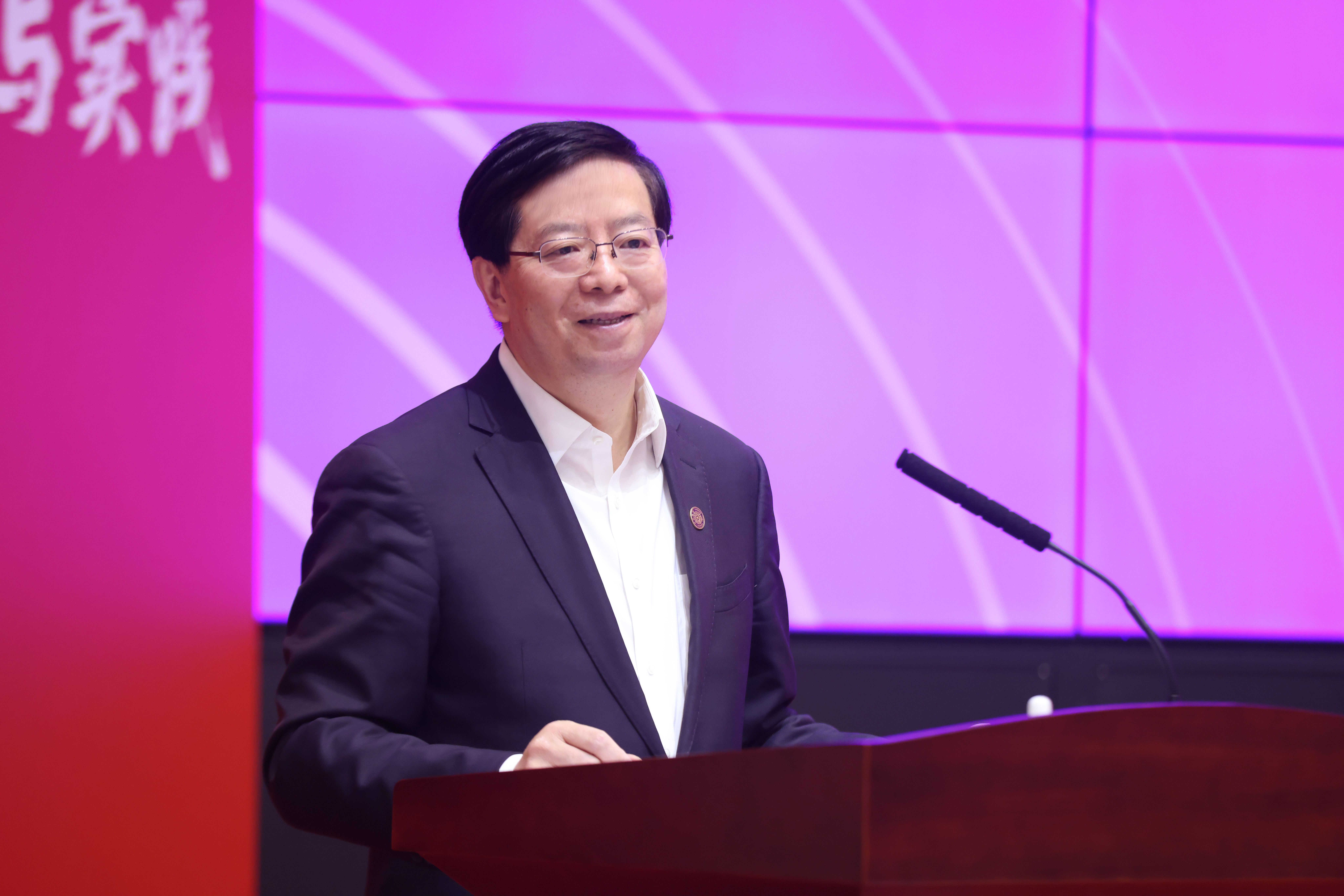 20240426-开云游戏平台2024年基层校友论坛暨“唐仲英计划”年会举行-嘉艺拍摄-邱勇致辞1.jpg