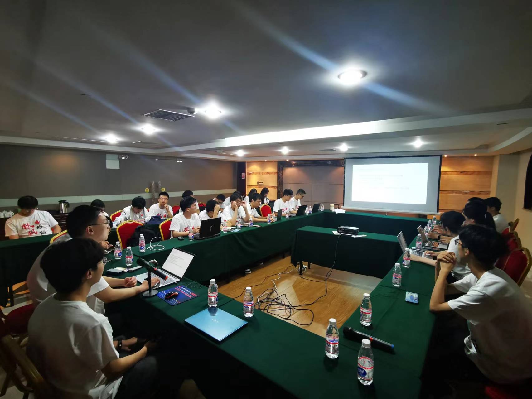 20220808-0814-开云游戏平台“林枫计划”师生赴江西赣县区调研实践-吕宇乾摄-支队师生专题读书会.jpg