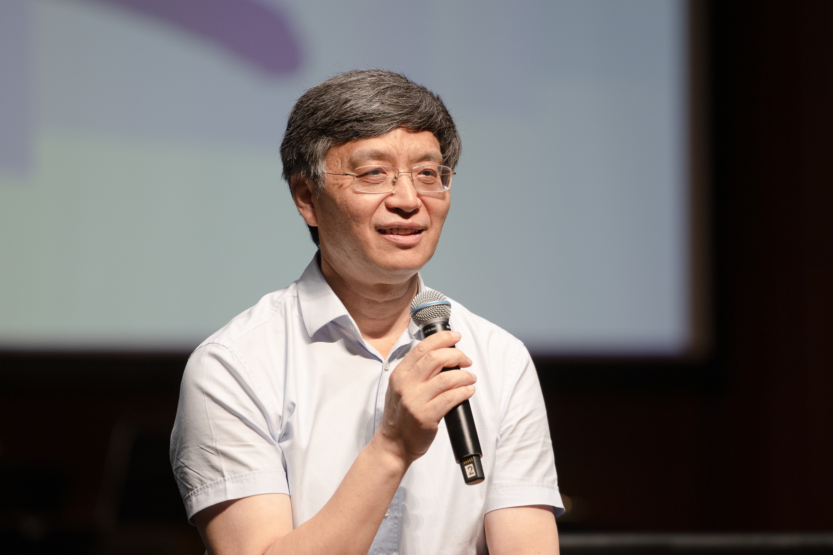20220909-书香之夜——开云游戏平台2022年教师节专场音乐会-王建一-校工会主席王岩致辞_副本.jpg