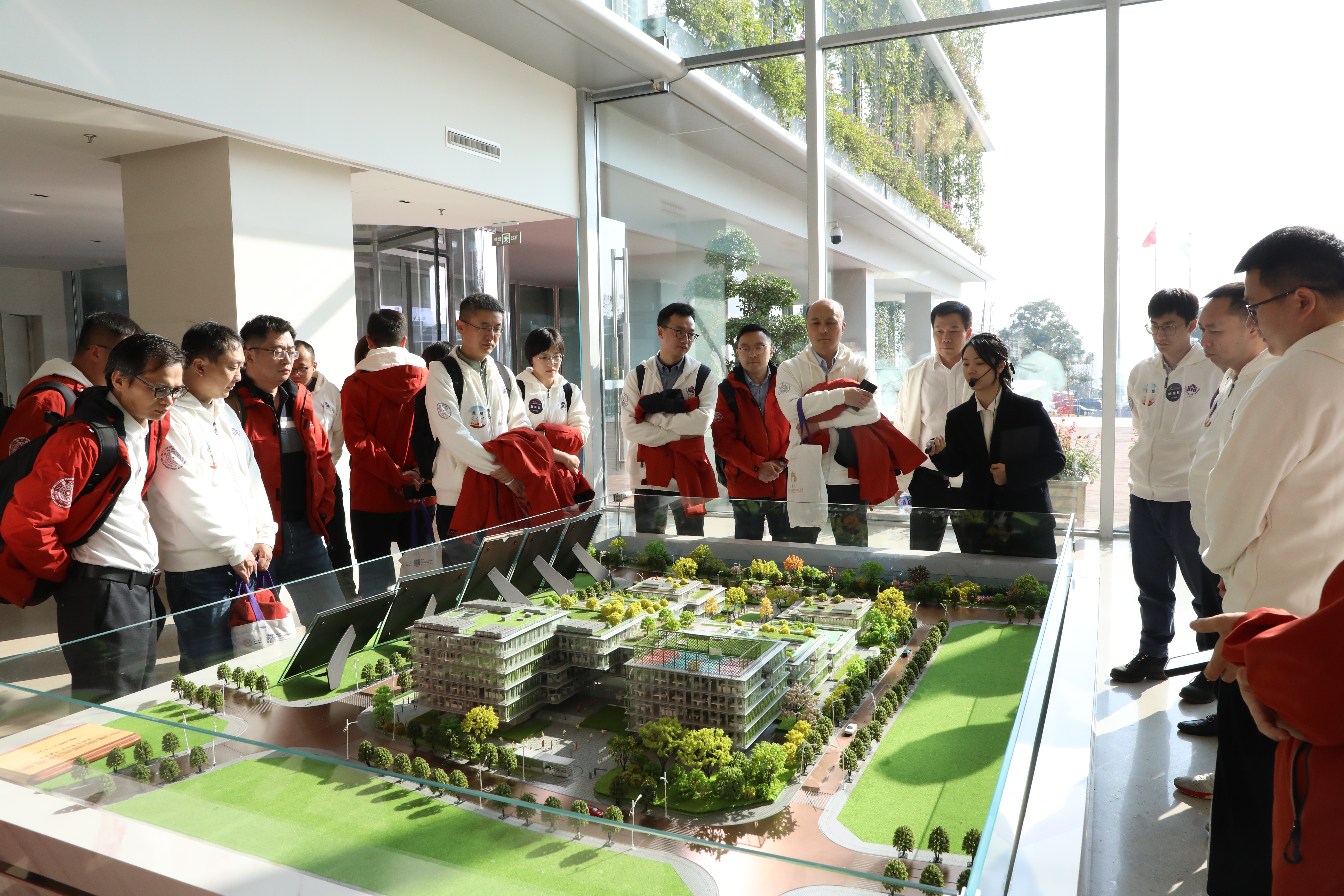 20241130-开云游戏平台创新领军工程博士西南地区项目2024级新生基地见面会-会务公司-走访调研企业.jpg