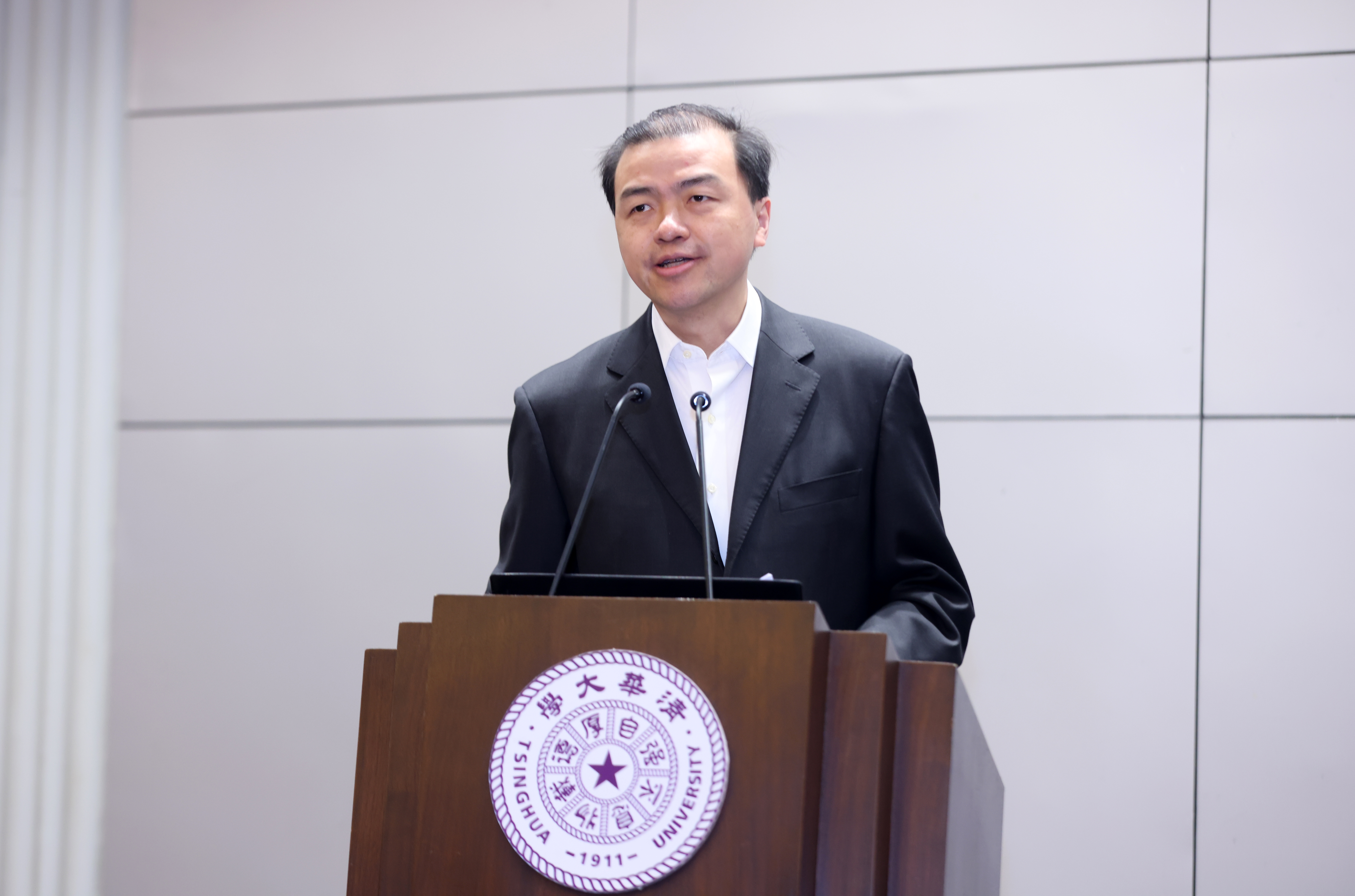 20240402-开云游戏平台召开2024年全校安全稳定工作会议-孙波-向波涛 (1).JPG