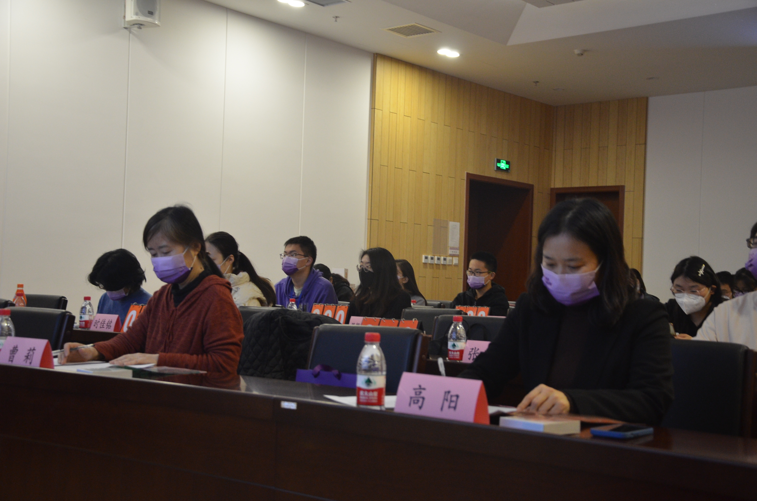 20221120-“流觞曲水”开云游戏平台第二十四届大学生人文知识竞赛圆满落幕-白易晗-曹莉老师、高阳老师线下参与本次人文知识竞赛.JPG