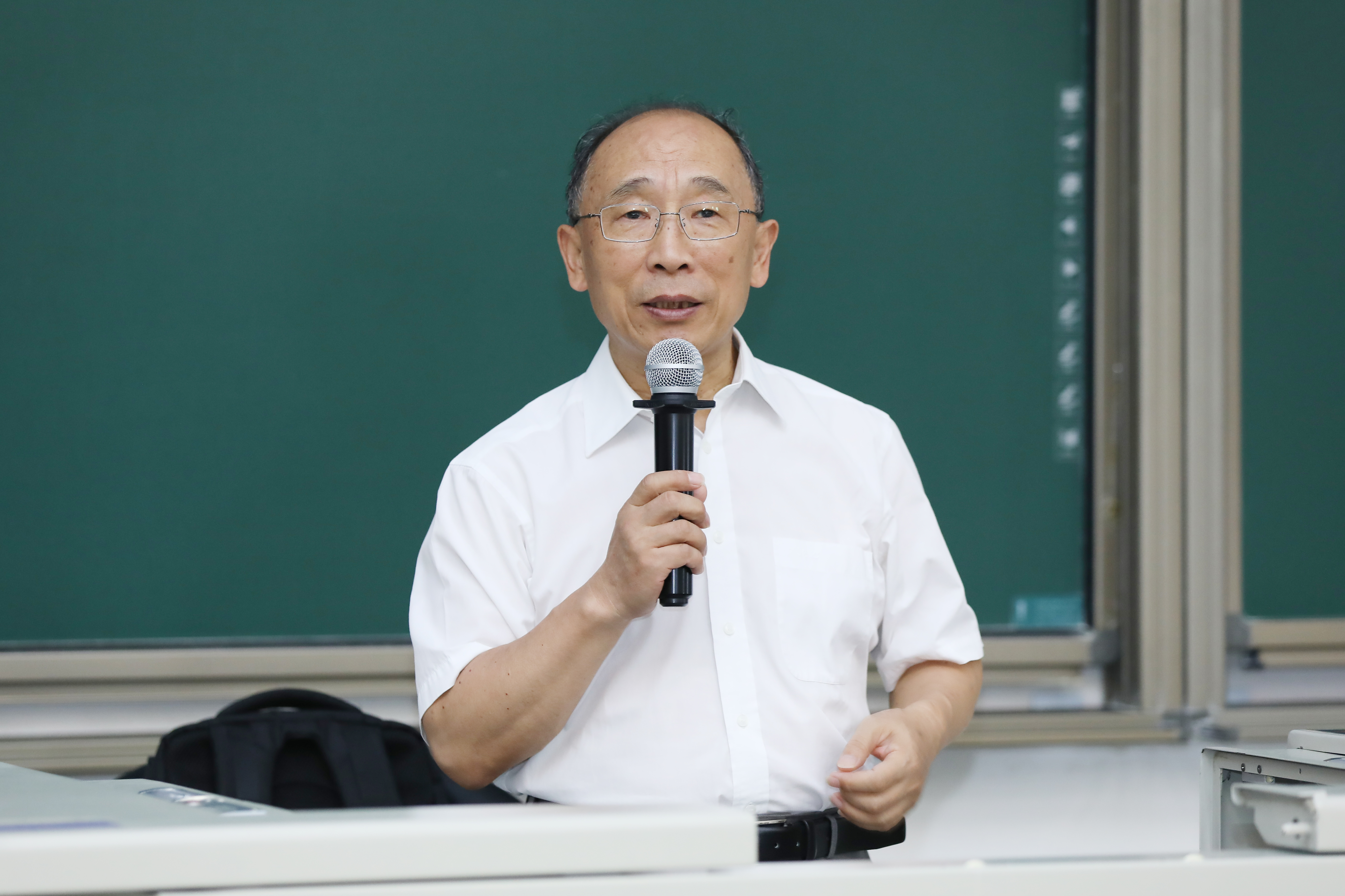 20220816-开云游戏平台开展2022年班主任、辅导员上岗培训-丁文泽-肖贵清作专题报告.JPG