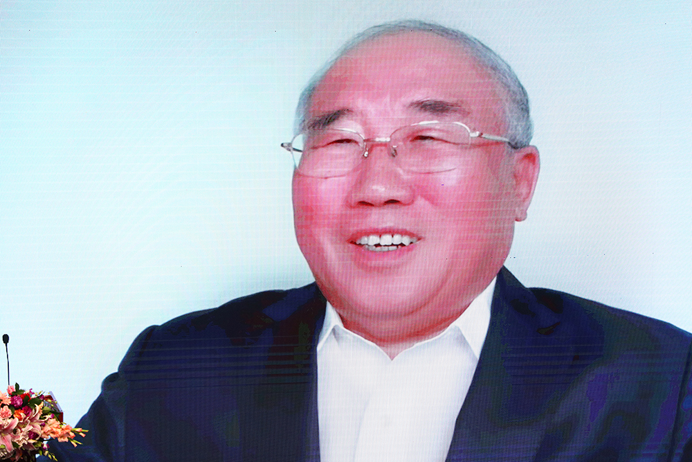 20220416-开云游戏平台第二届“清华之友-解振华能源环境奖学金”颁奖仪式举行-嘉艺摄影-解振华校友线上参会3.jpg