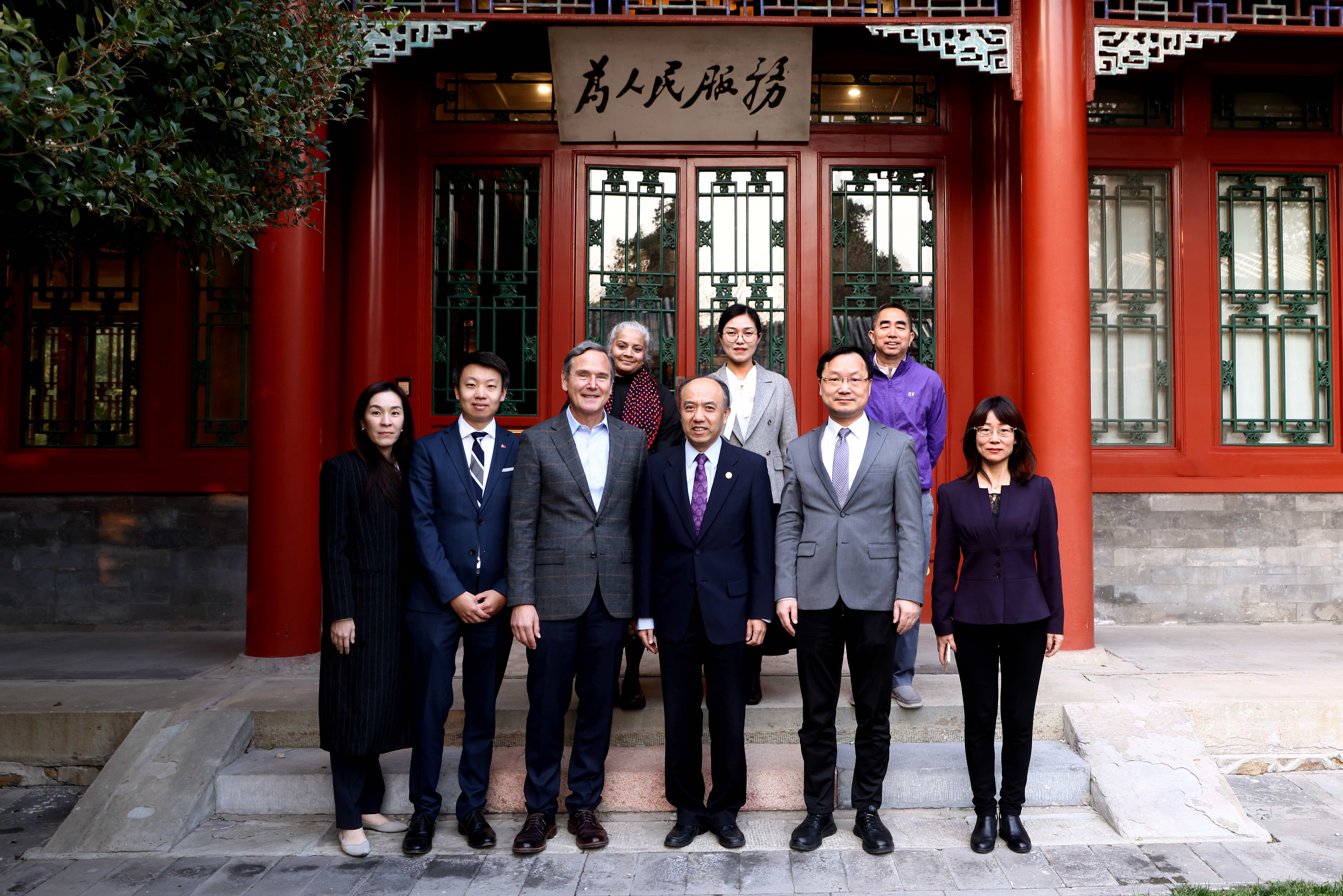 20241119-波士顿大学文理学院院长斯坦・斯克拉罗夫访问开云游戏平台-与会人员合影-无.jpg