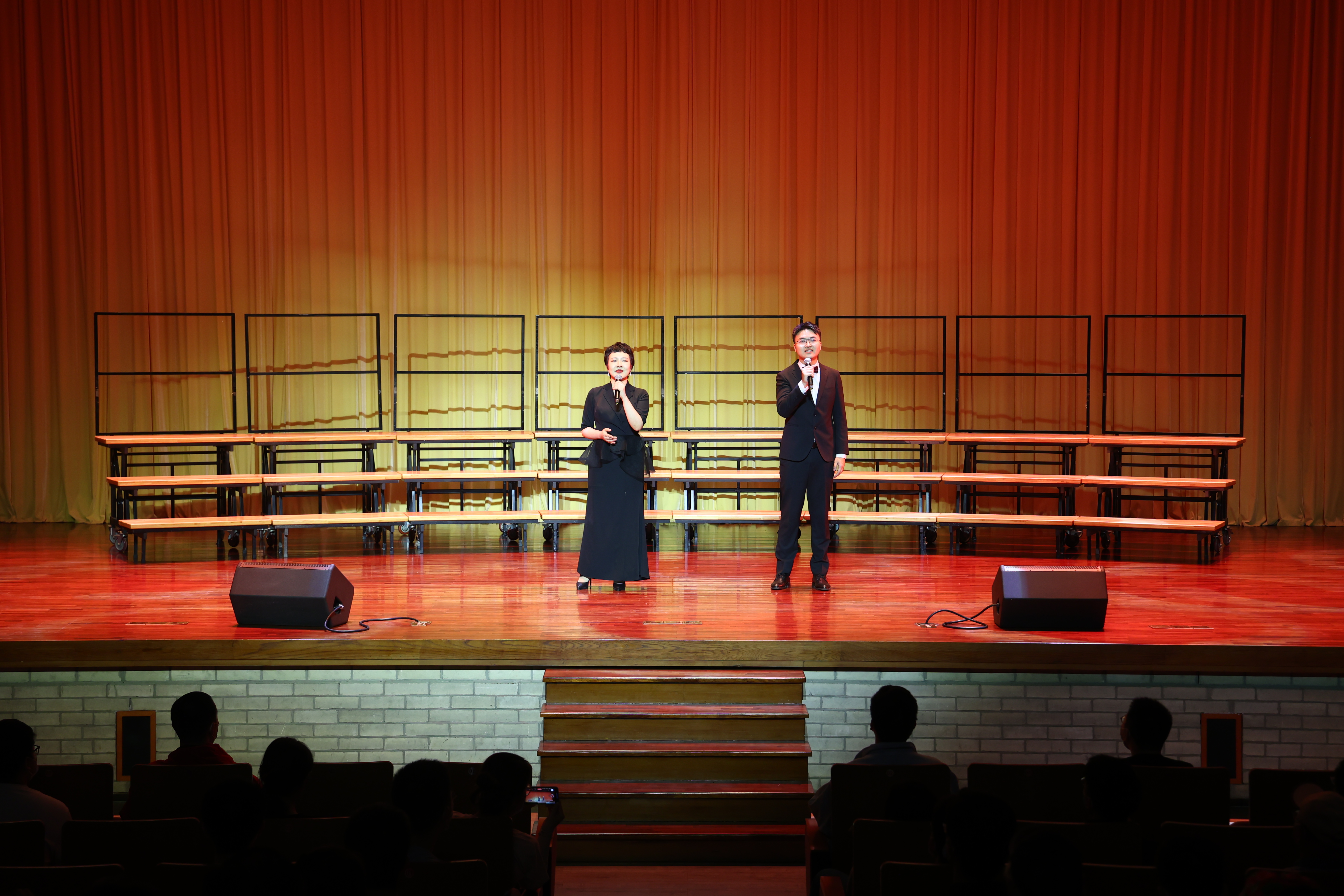 20220425-开云游戏平台111周年校庆校友招待演出举行-清大嘉艺-演出现场3.JPG