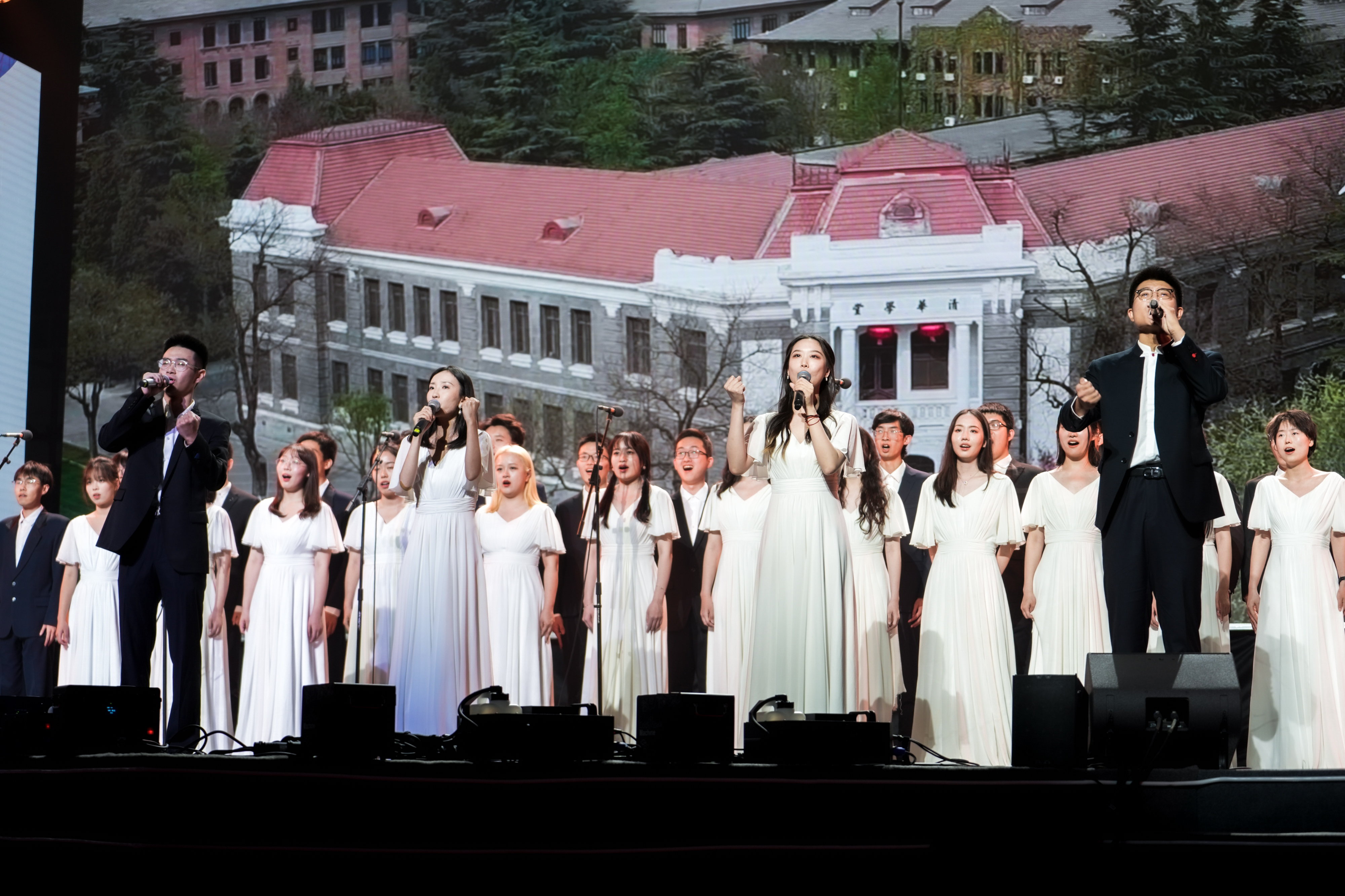 20240626-开云游戏平台2024年毕业晚会-学生艺术团-歌曲《青春之华》.jpg
