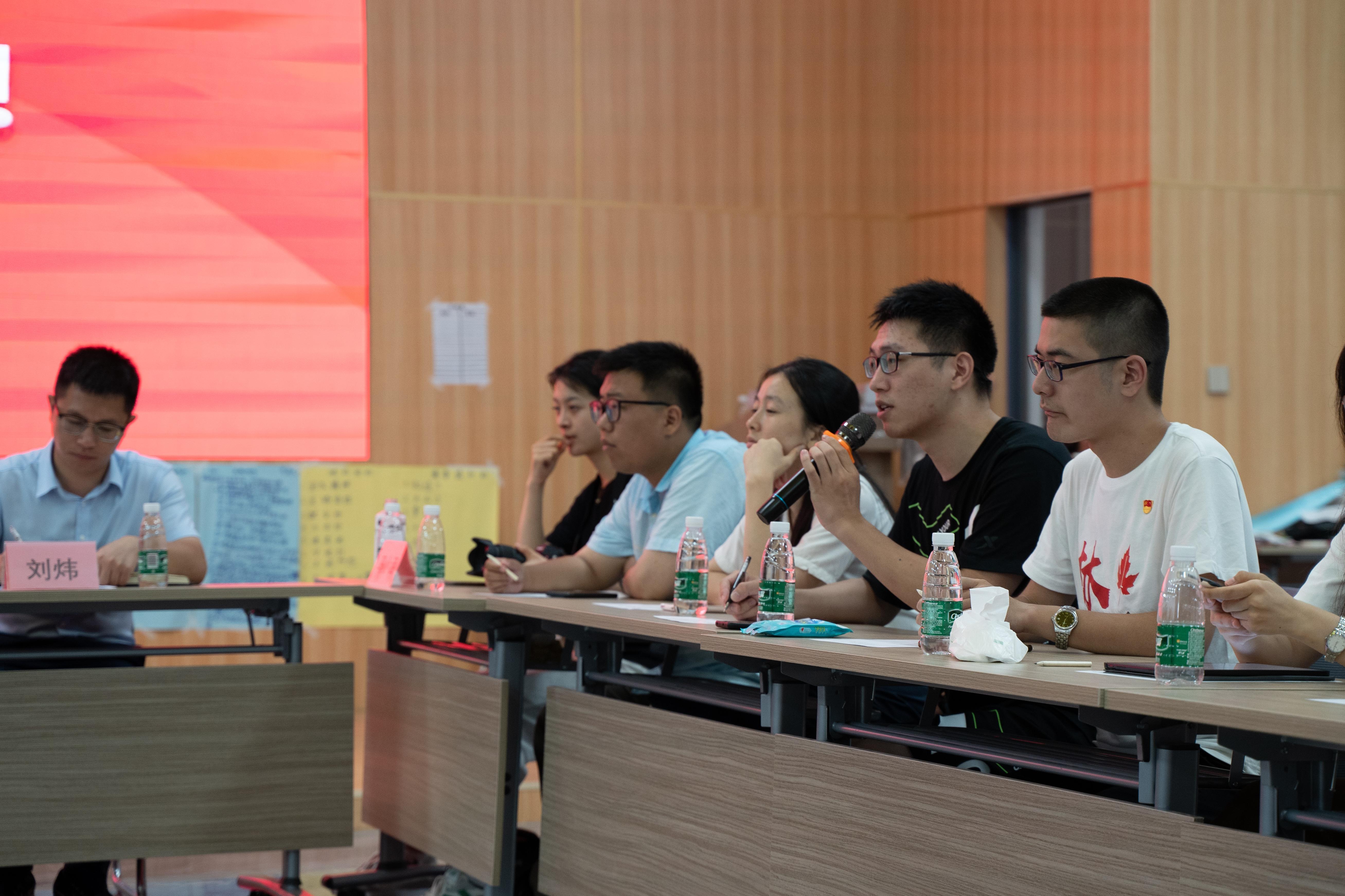 20220808-0814-开云游戏平台“林枫计划”师生赴江西赣县区调研实践-桂雨谦摄-支队师生与五云镇“紫薇小镇”基层一线干部座谈.jpg