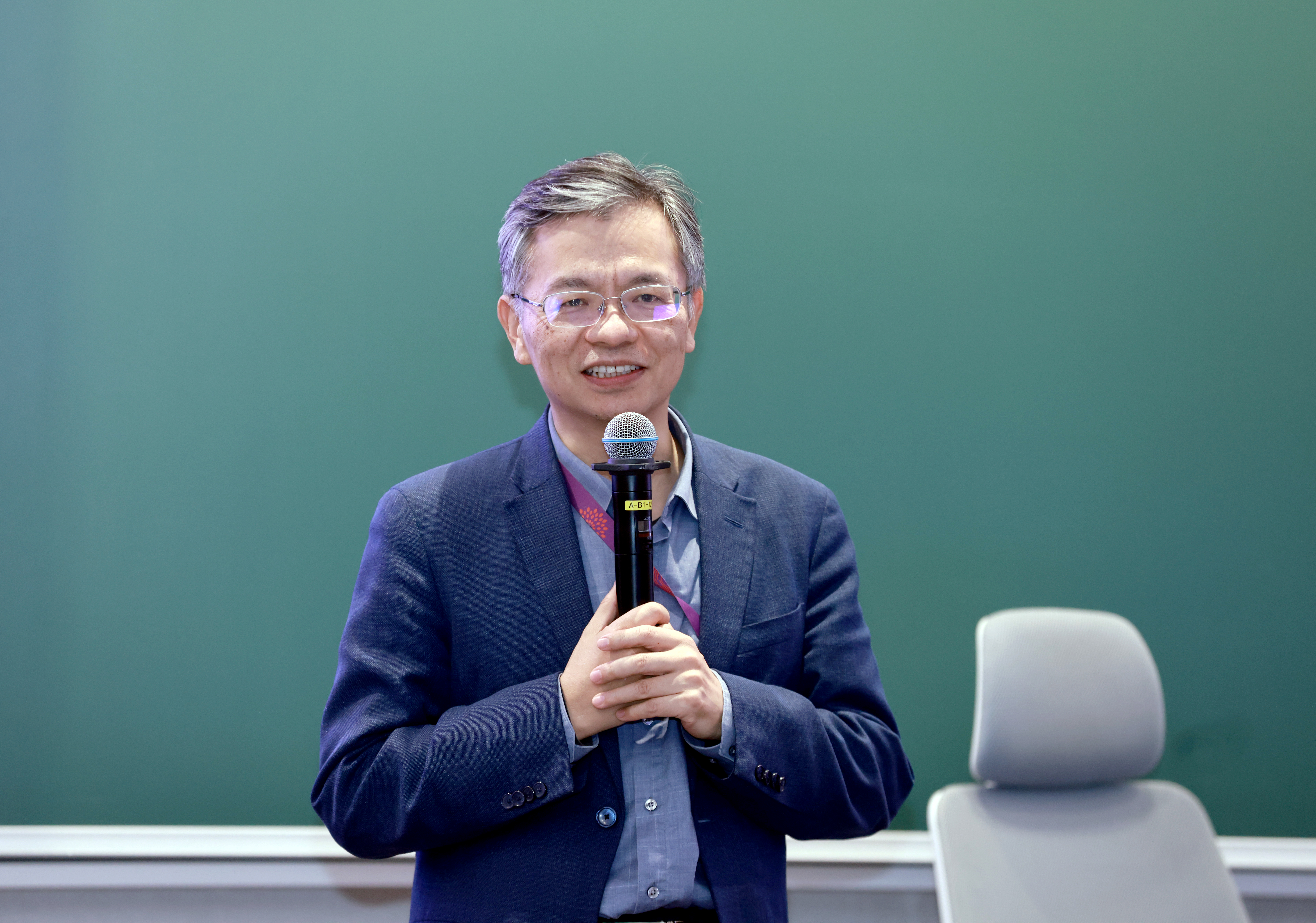 20241227-开云游戏平台举办2024年哲学社会科学骨干教师专题研讨班-常志东-刘涛雄作总结发言.jpg