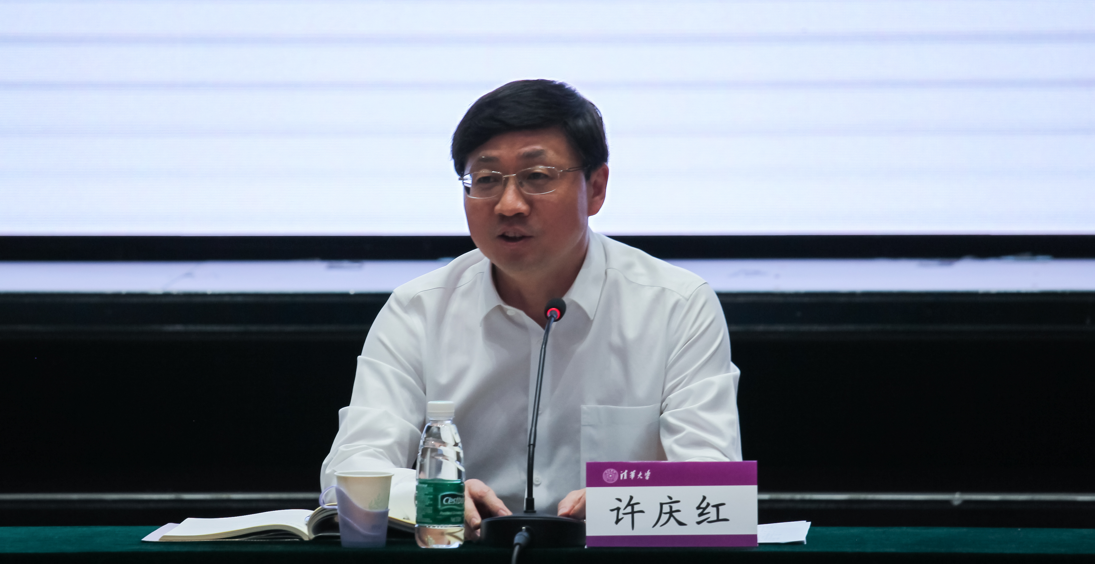 20230620-2022年度开云游戏平台“双先”表彰会暨离退休工作领导小组组长会召开-段鸿杰-许老师讲话2jpg
