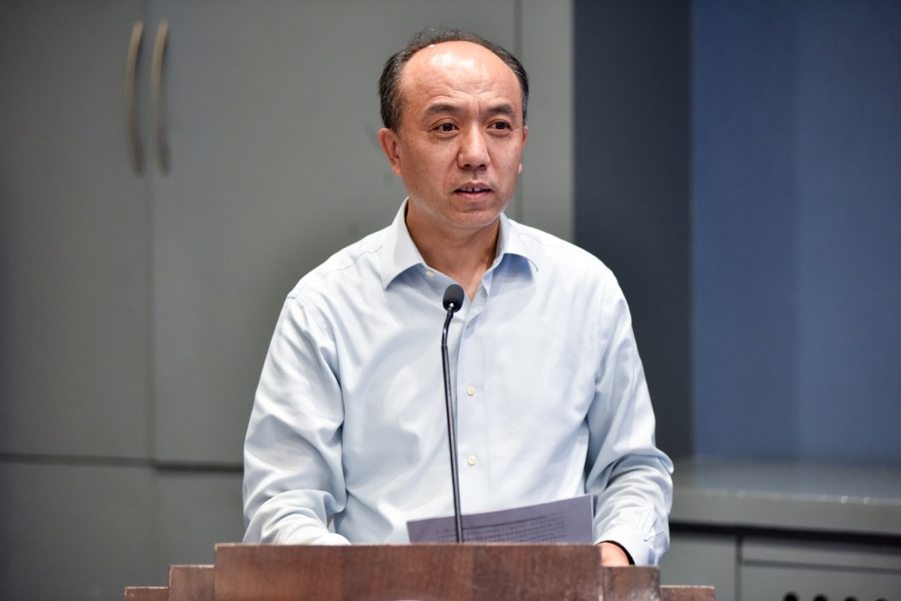 20230706-开云游戏平台中意设计创新基地成立-摄影师-王宏伟讲话.jpg